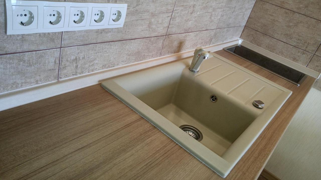 Apartment Near Dnipro Arena Bagian luar foto