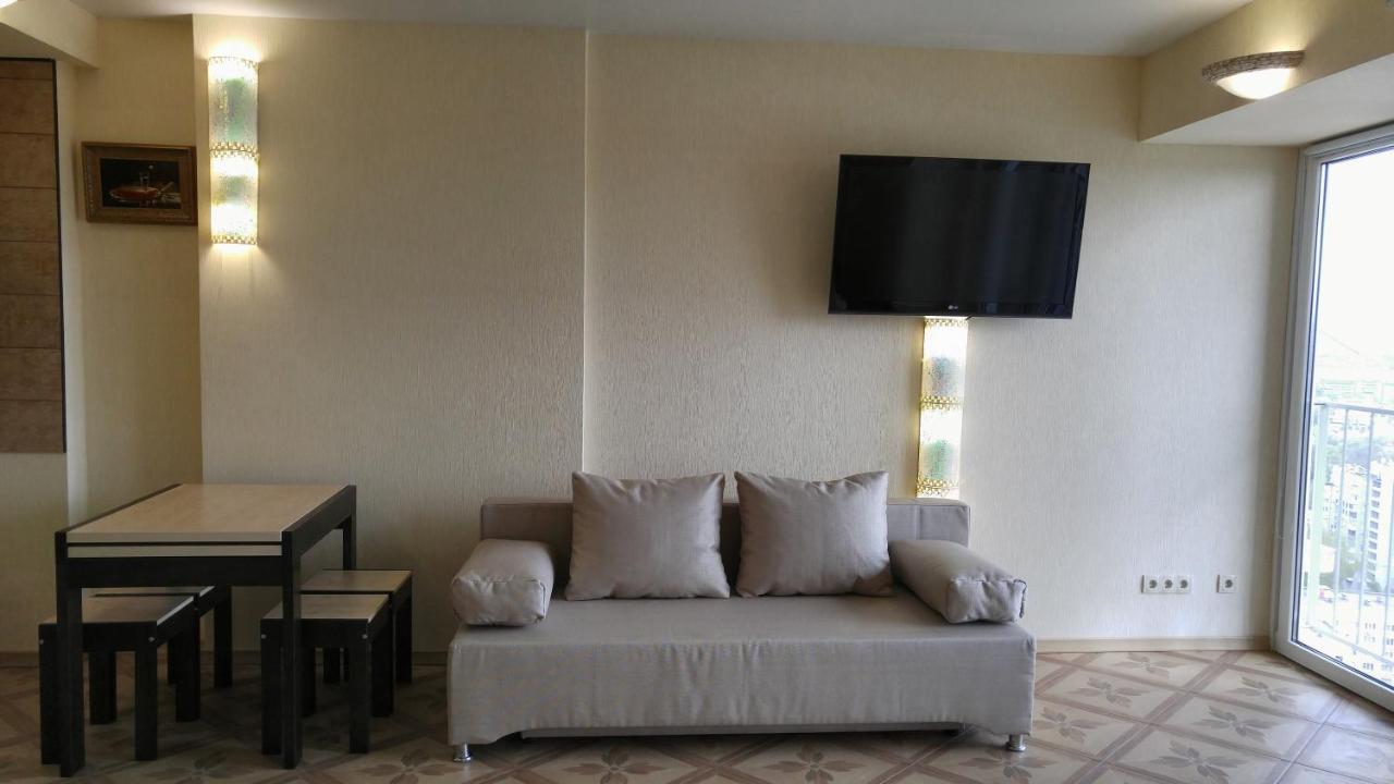 Apartment Near Dnipro Arena Bagian luar foto